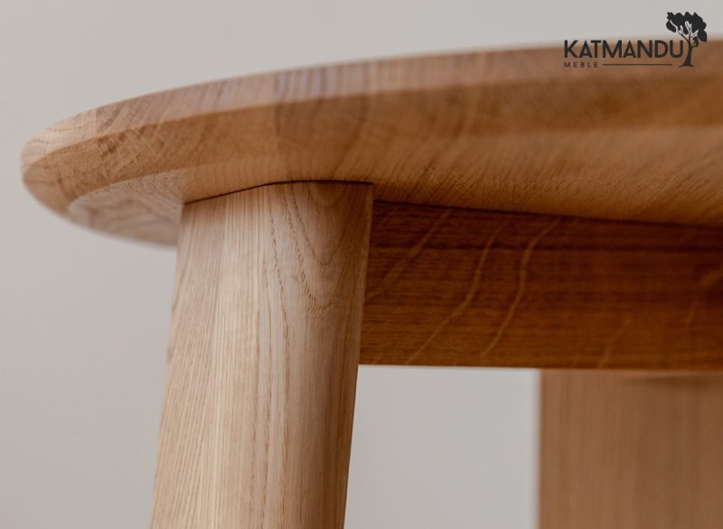 Detal nr5 stolika kawowego Katmandu Meble MONTI okrągły dębowy 51 cm