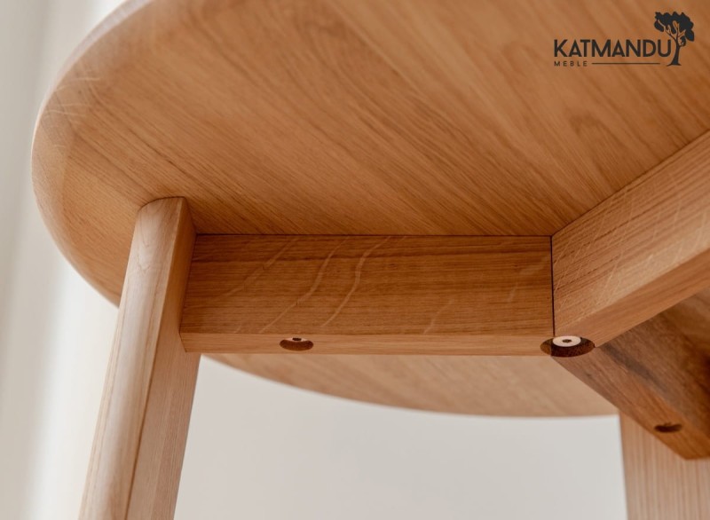 Detal nr7 stolika kawowego Katmandu Meble MONTI okrągły dębowy 51 cm