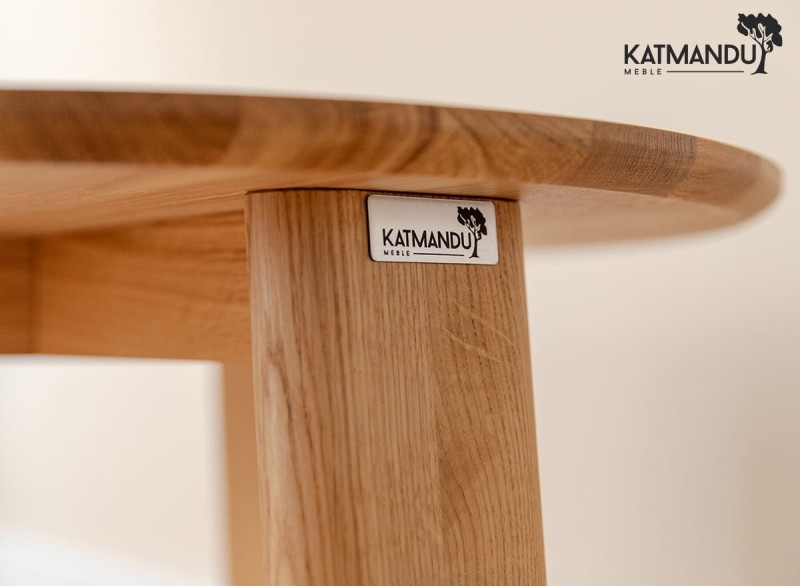 Detal nr2 stolika kawowego Katmandu Meble MONTI okrągły dębowy 71 cm