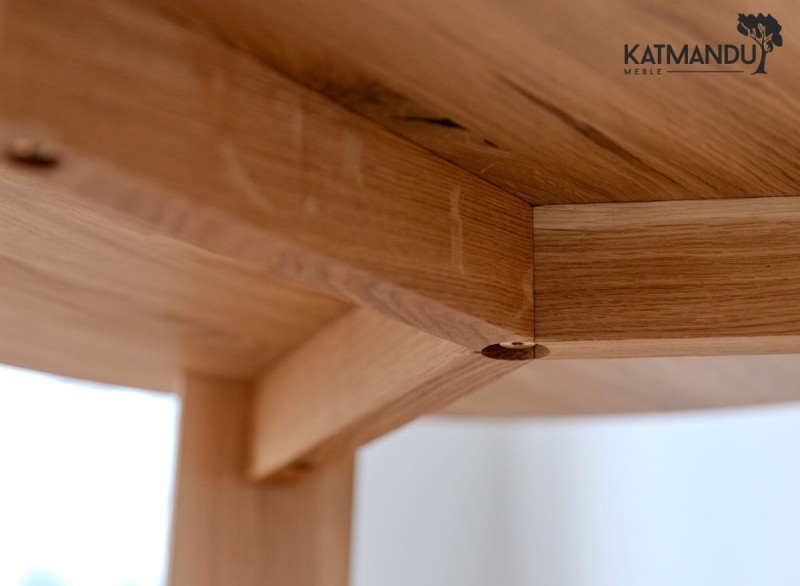 Detal nr7 stolika kawowego Katmandu Meble MONTI okrągły dębowy 71 cm