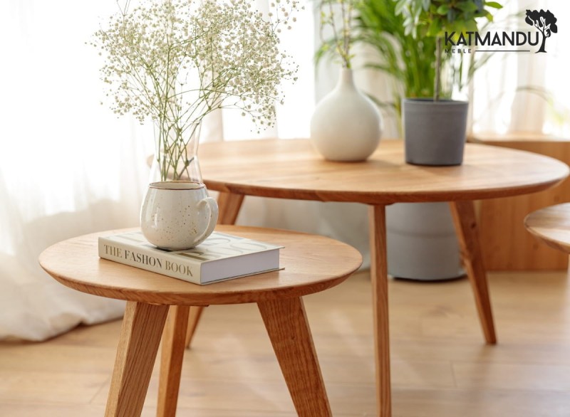Skandynawski stolik kawowy Orbetello ⌀ 50 cm – aranżacja salonu