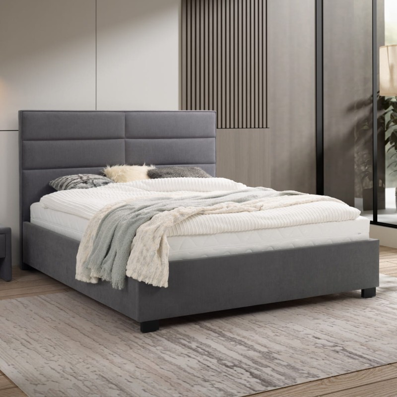 Aranżacja łóżka tapicerowanego CELINE, na wezgłowiu duże prostokąty tworzące tabliczkę