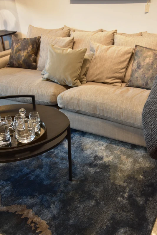 handmade_carpet_escape_blue__2_800x1200.webp
