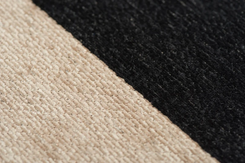tiffany_black_easy-cleaning_rug_3_1798x1200.webp