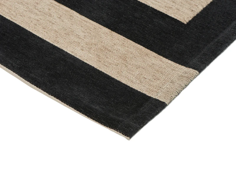 tiffany_black_easy-cleaning_rug_4_1553x1200.webp