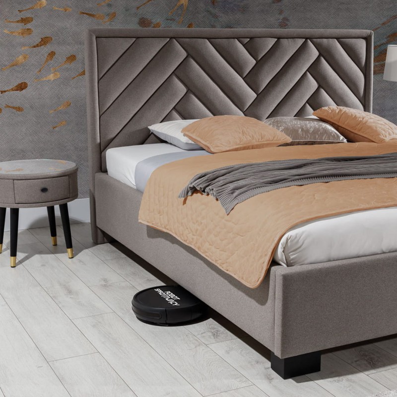 Łóżko Tapicerowane Premium 77 -  Wspaniałe ręcznie robione wezgłowie w kształcie jodełki, każdy element wezgłowia jest oddzielnie obijany materiałem i pojedyńczo montowany do wezgłowia, dlatego też sprawia on wrażenie trójwymiarowego.