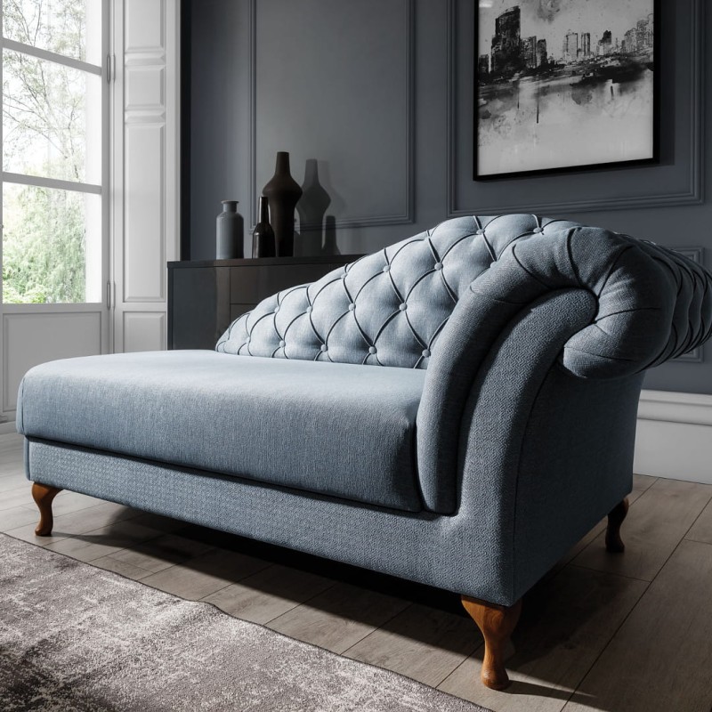 Sofa Paris to Elegancka i klasyczna  forma która  wpasuje się w najbardziej wyszukane wnętrza,  głęboko pikowane oparcie i stylizowane nóżki oraz oryginalny kształt sofy sprawia że jest ona iście królewska.